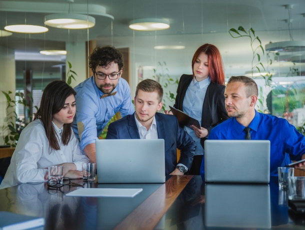 About VelanApps
