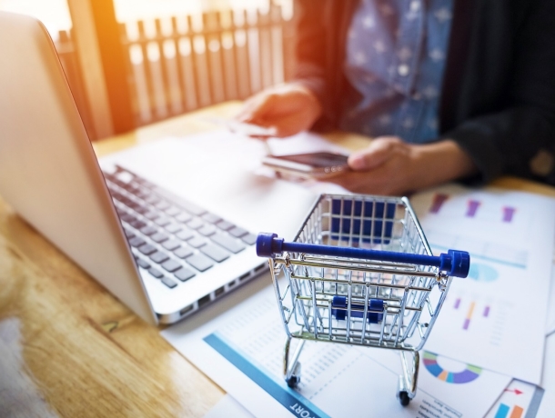 VelanApps custom ecommerce development team